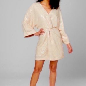 NWT bebe kimono style mini dress size M.